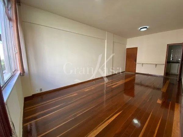 Apartment on the 6th floor with wood or laminate floors — photo 6