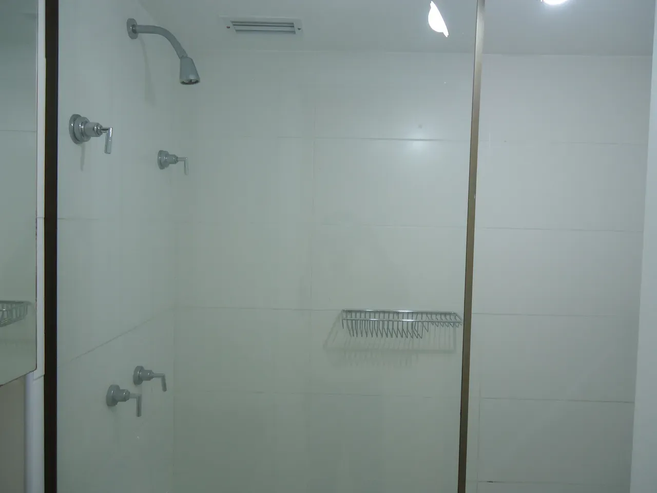 90 m² apartment with 2 bedrooms and a balcony — photo 27