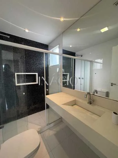Jacuzzi in a 4-bedroom house, 300 m² — photo 9