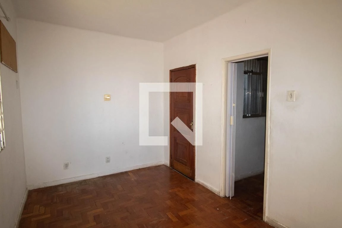 1-bedroom apartment with a private garden — photo 11