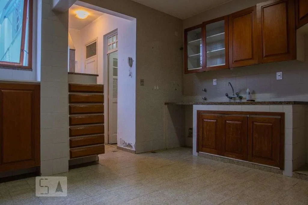 225 m² apartment with 4 bedrooms and a balcony — photo 20