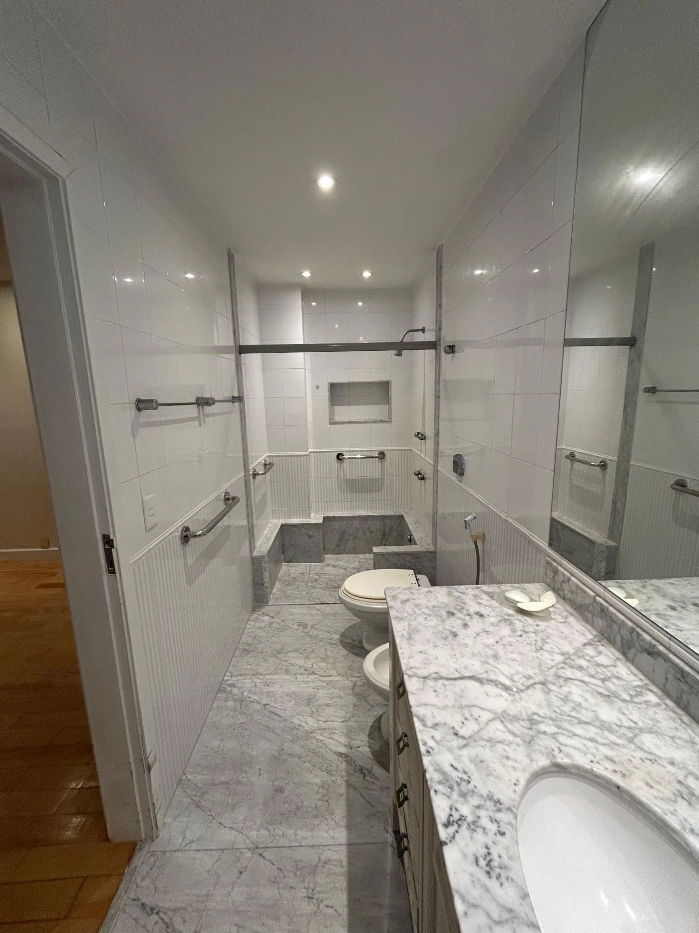 Furnished apartment, 185 m², with a washing machine — photo 9