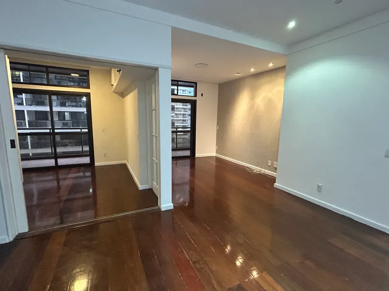 3-bedroom apartment with a glassed-in balcony and 130 m² — photo 10