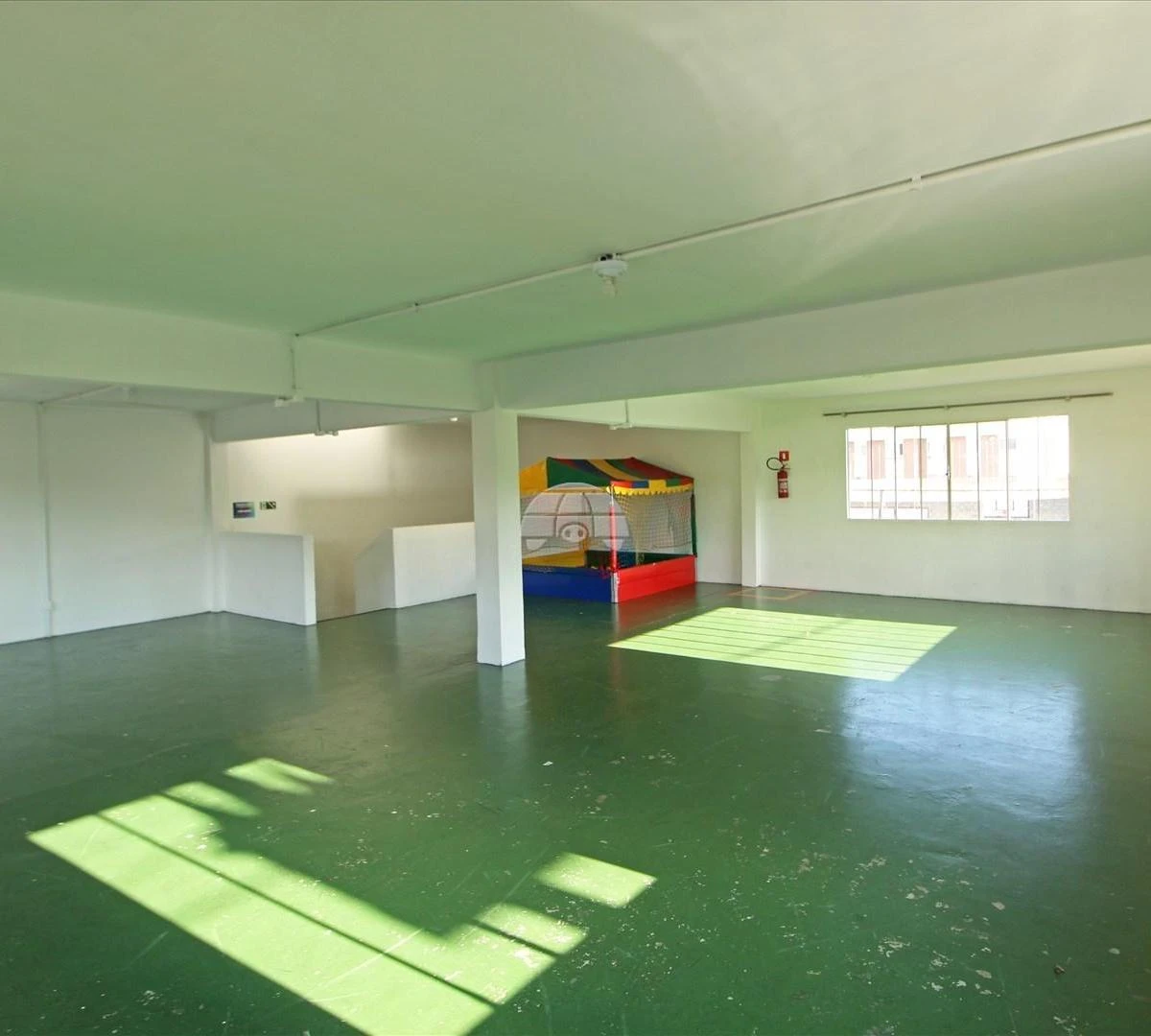 Wood or laminate floors in a 2-bedroom apartment, 42 m² — photo 11