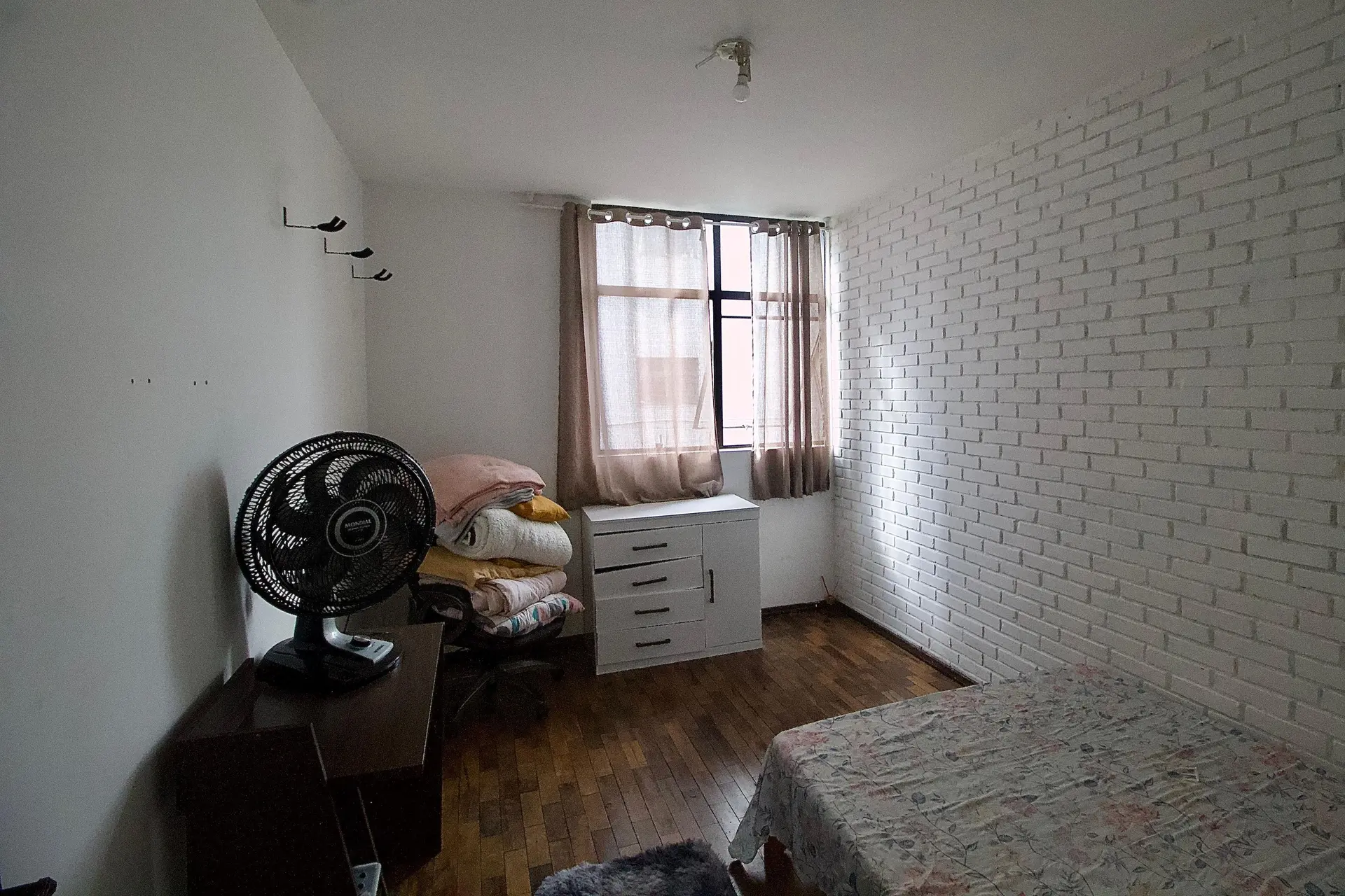 84 m² apartment with a home office and a bathtub — photo 24