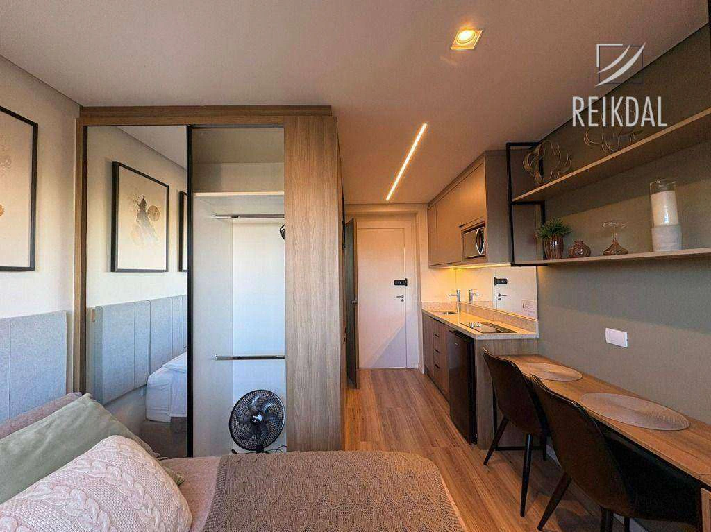 Furnished 27 m² studio with no parking and 1 private bath — photo 3