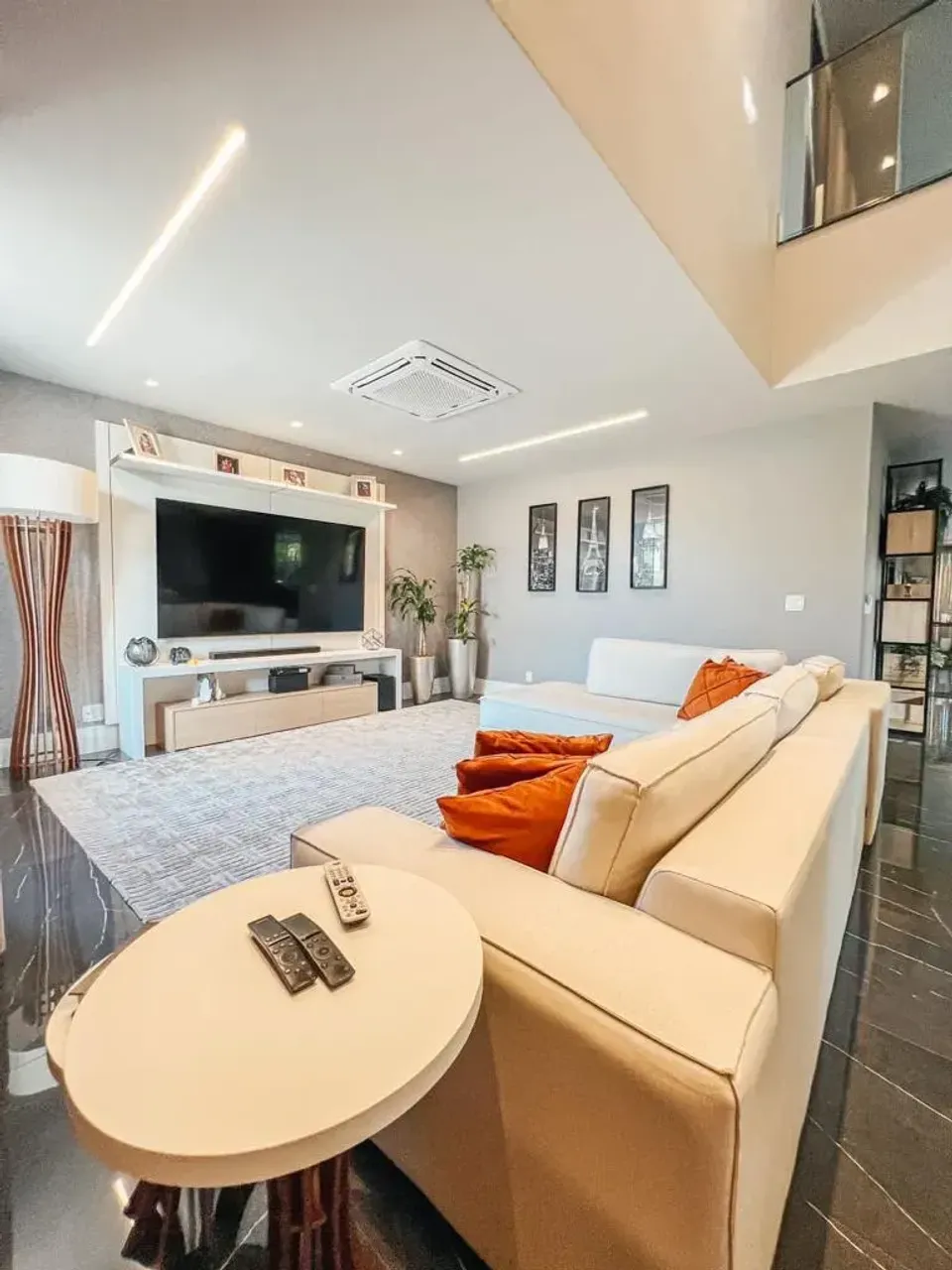 Furnished house with open-plan kitchen and 4 parking