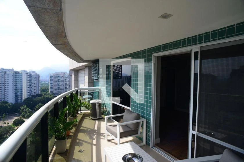 4-bedroom apartment with 250 m² and 3 en-suite baths — photo 4