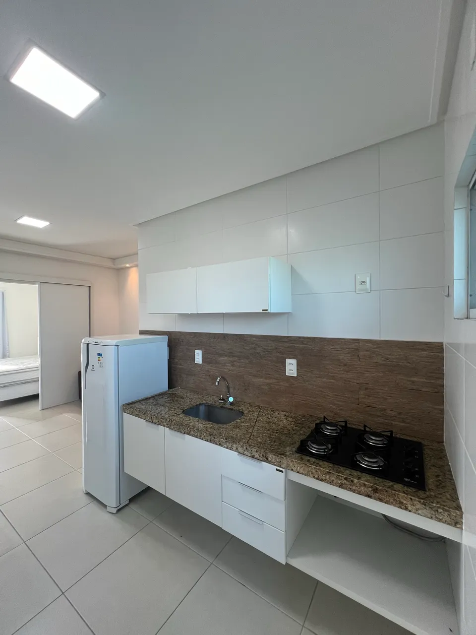 1-bedroom apartment with 24-hour concierge service — photo 6