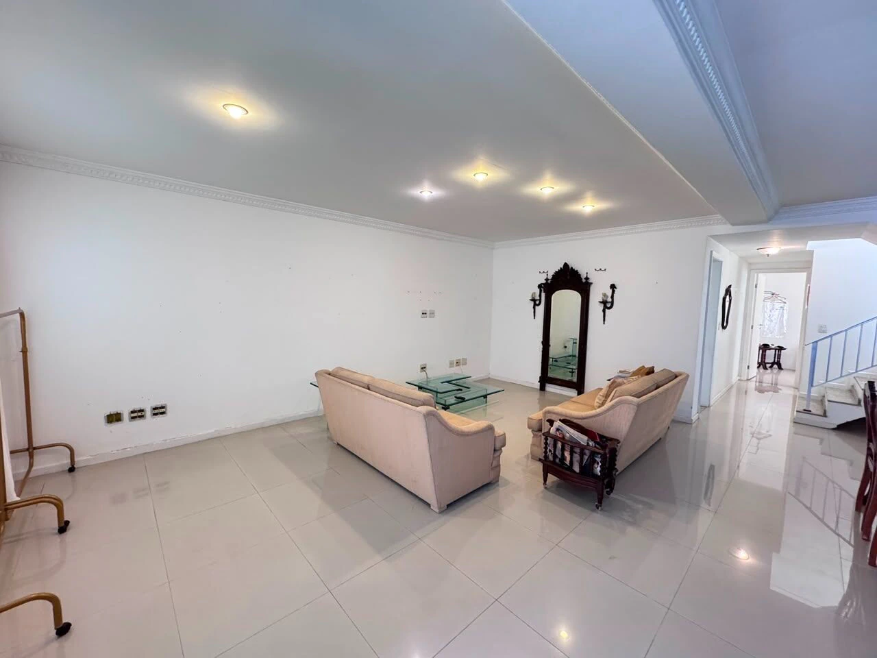 Rental house with 6 bedrooms and 246 m² — photo 7