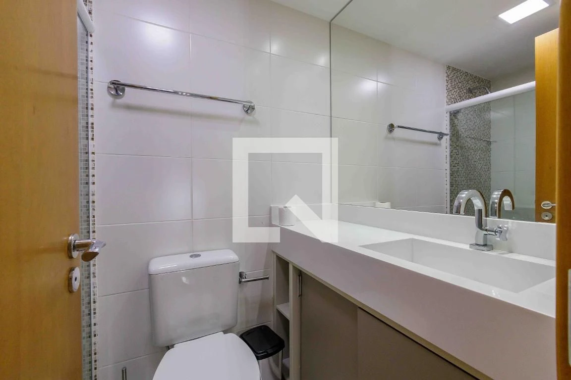 Apartamento mobiliado com 4 quartos e 4 banheiros — photo 44