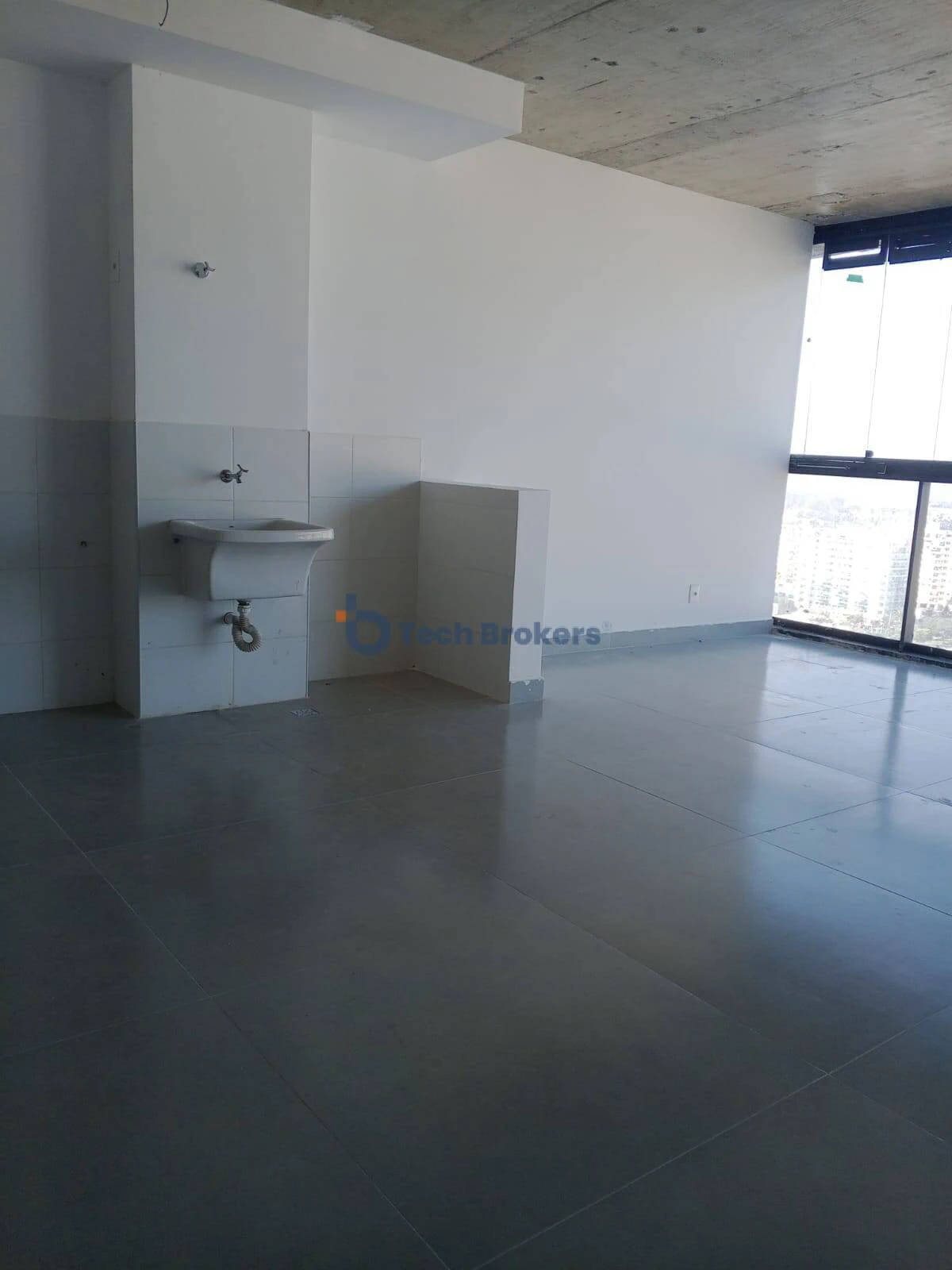 Apartment, 83 m², with a glass-enclosed balcony — photo 10