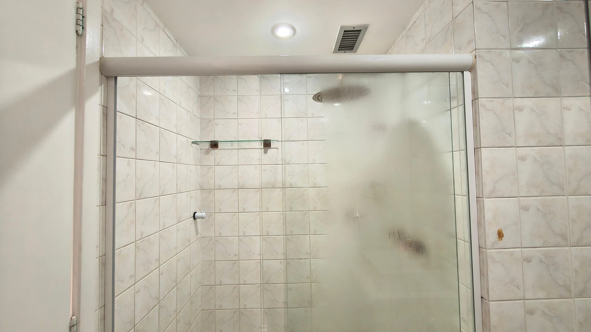 3-bedroom apartment with a mountain view in Rio de Janeiro — photo 31