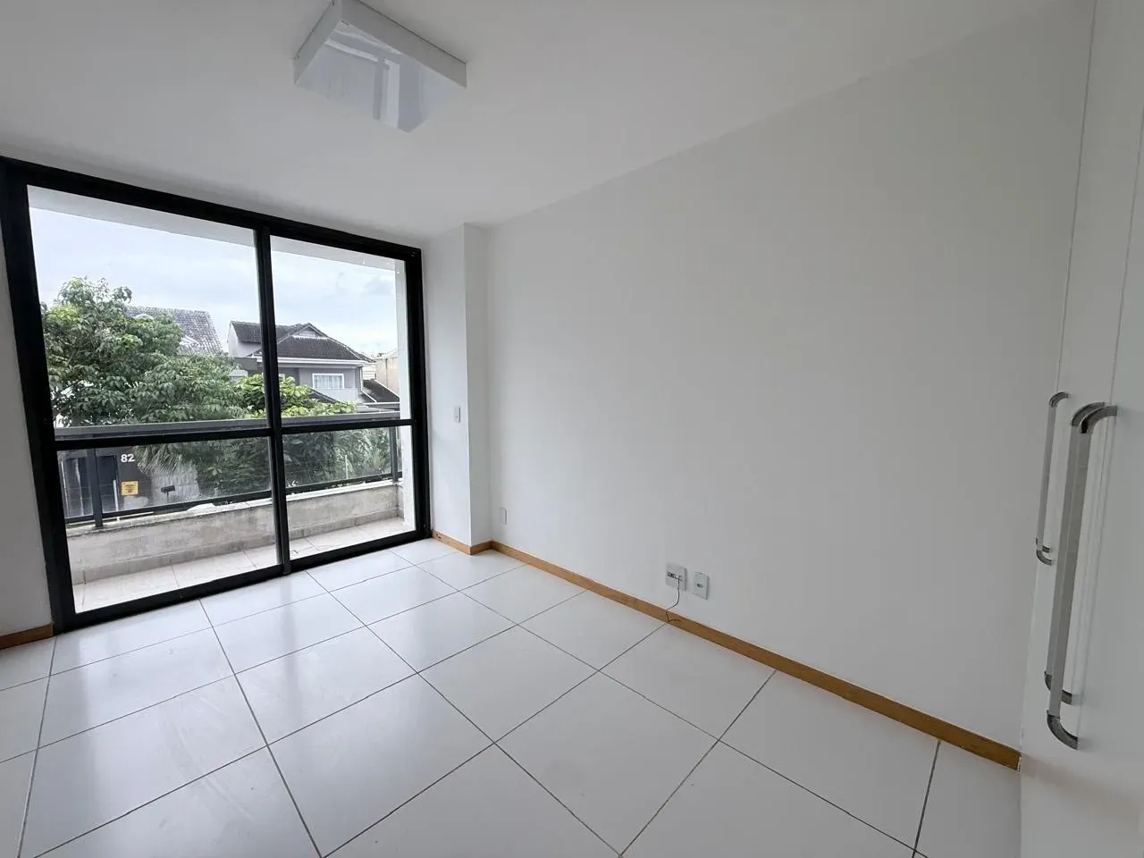 Casa com janelas do piso ao teto, Recreio dos Bandeirantes — photo 17