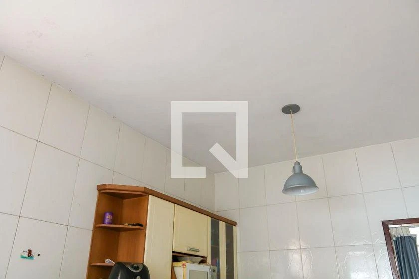 2-bedroom house with a bathtub — photo 40