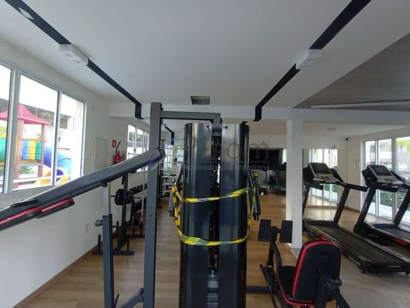 3-bedroom apartment with a glass-enclosed balcony — photo 27