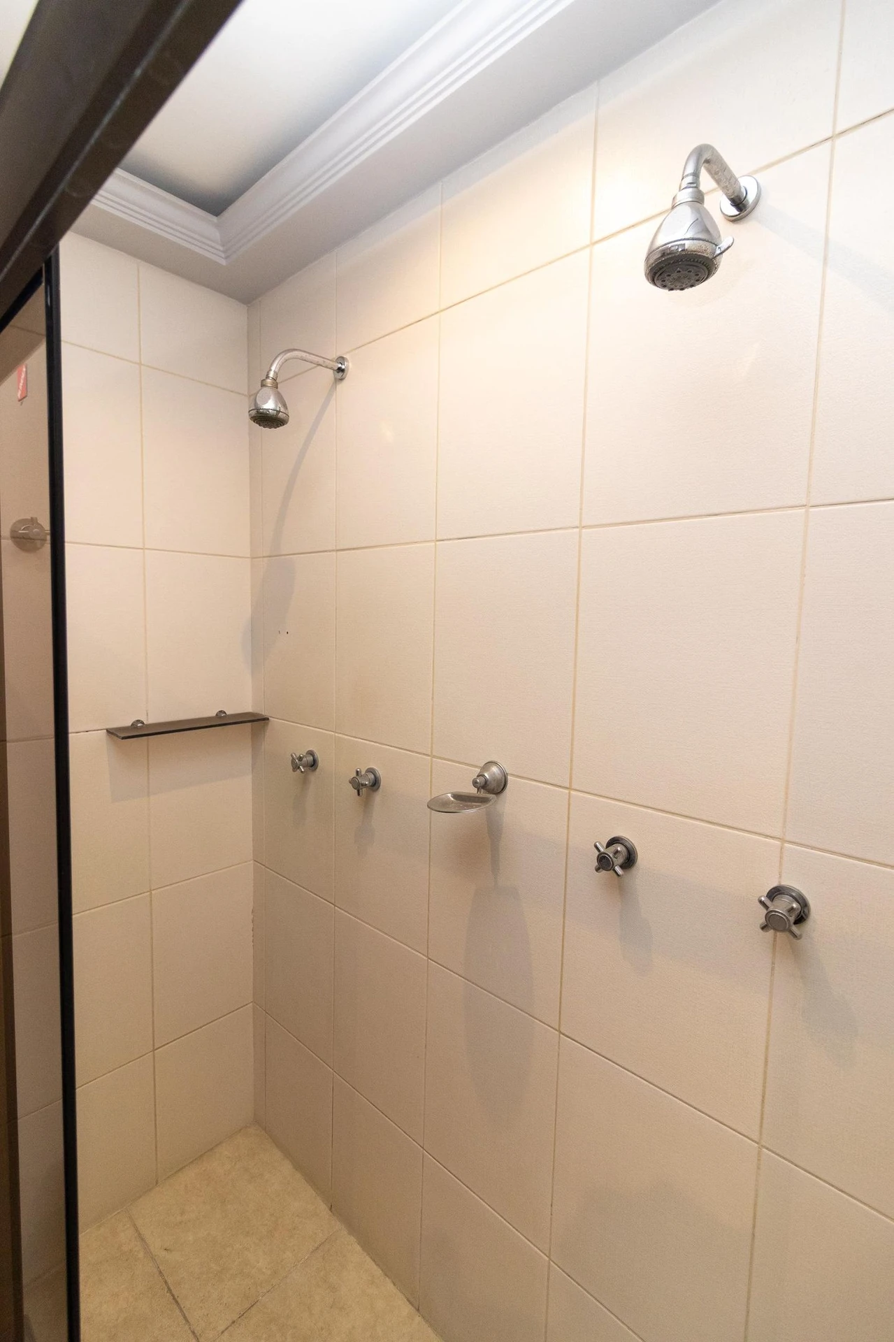 4-bedroom apartment with 2 en-suite bathrooms and garden — photo 23