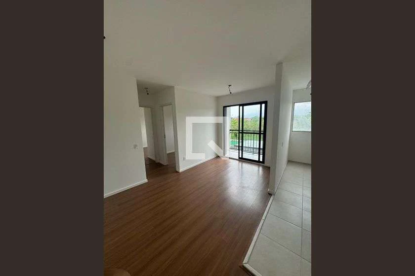 Apartamento para alugar com 2 quartos e 47 m²