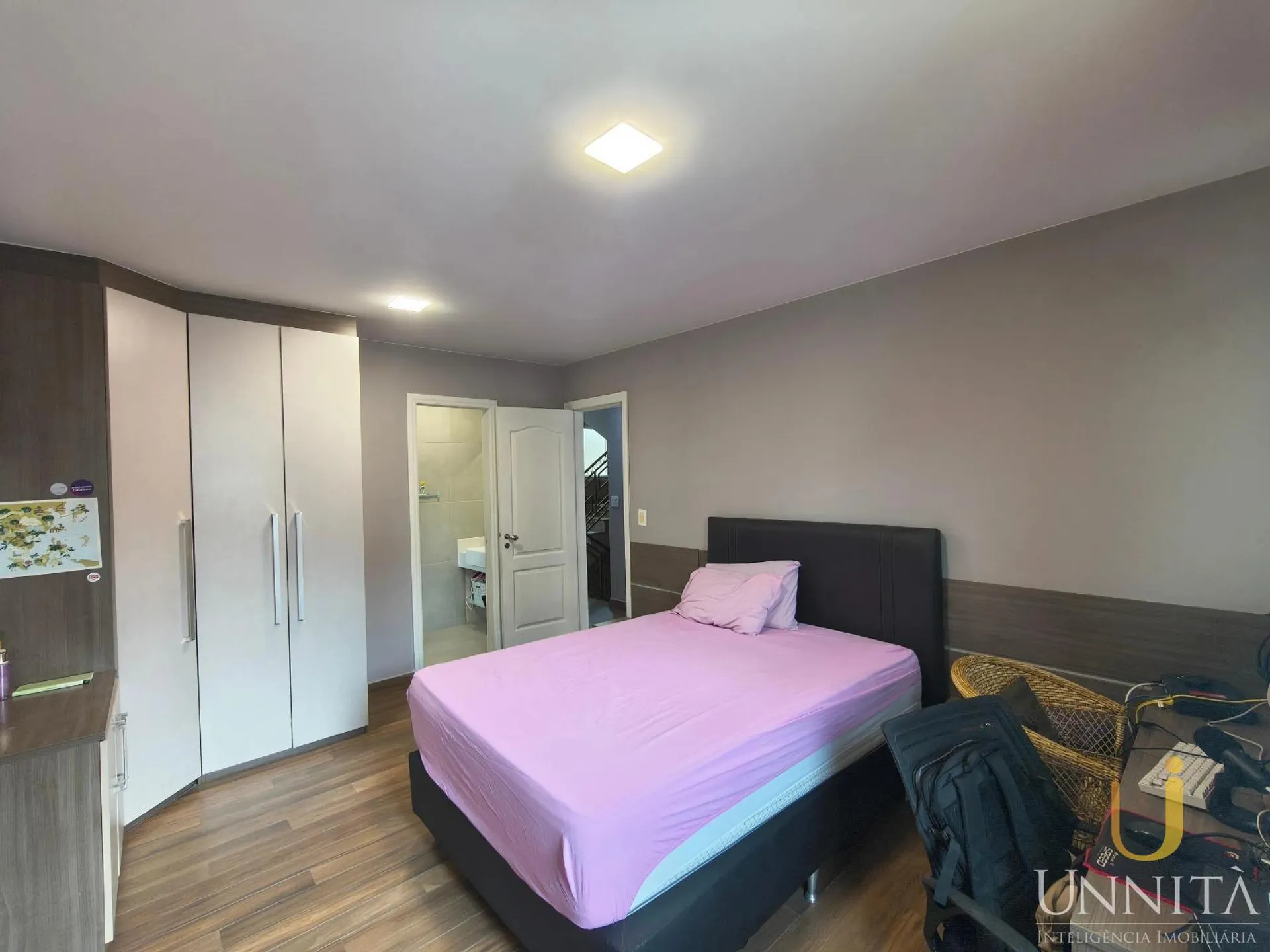 750 m² house with a grill on the balcony and a bathtub — photo 20