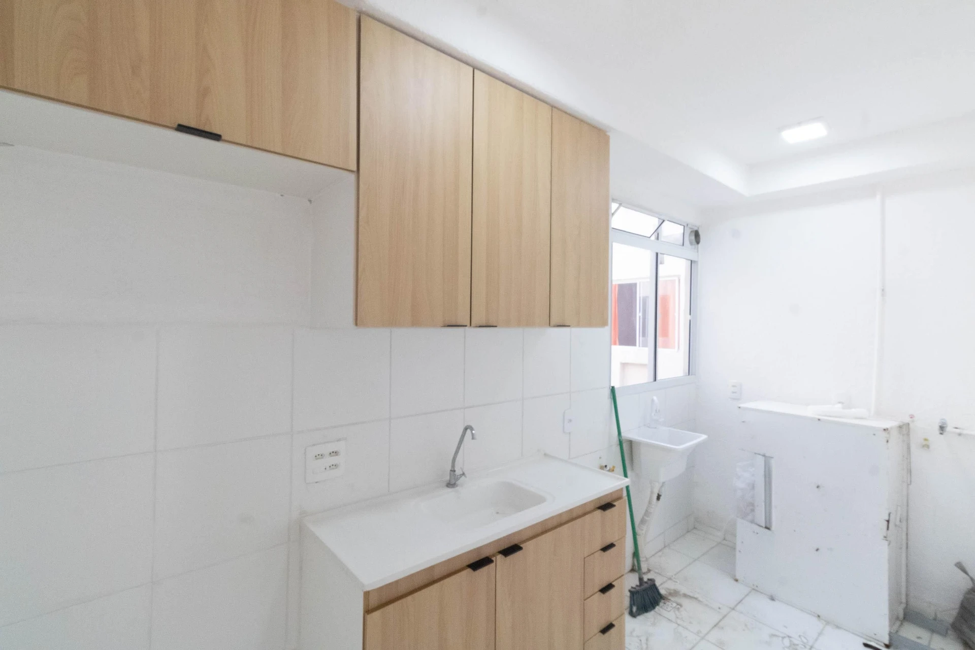 Unfurnished rental apartment with 2 bedrooms and 1 parking spot — photo 12