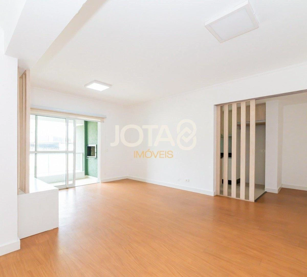 2-bedroom apartment in a building with a gym — photo 12