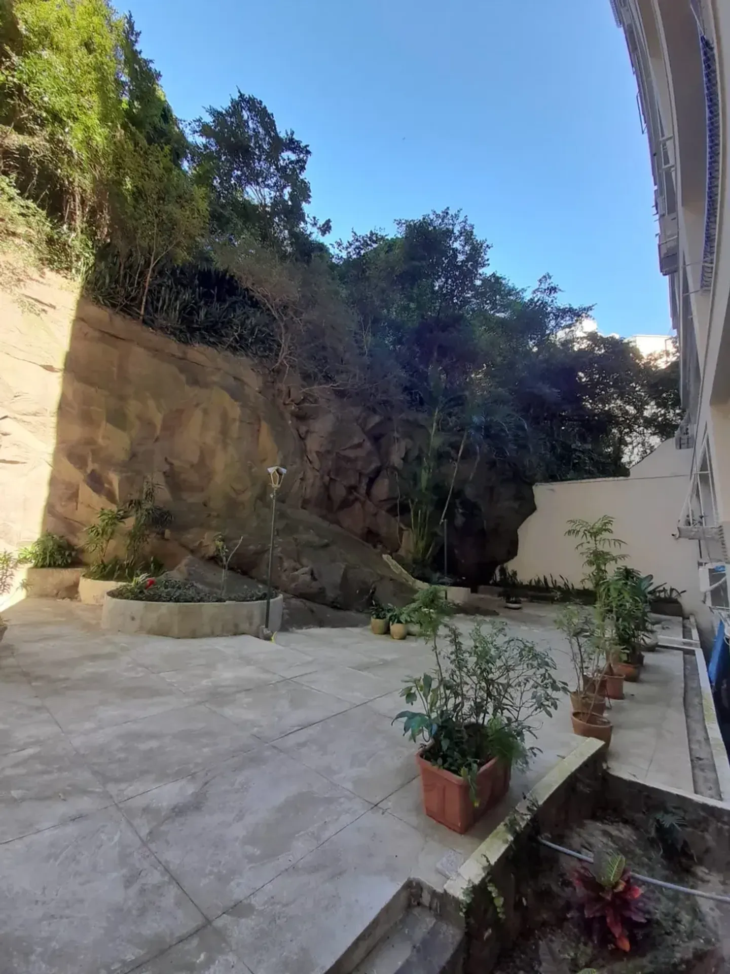 Rental apartment with 3 bedrooms and 2 suites — photo 20