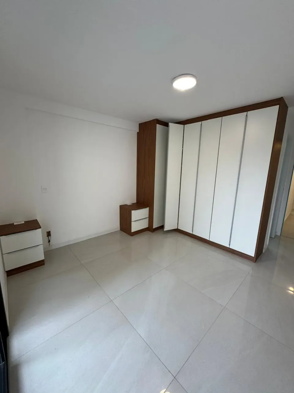 Unfurnished apartment with 3 bedrooms and 4 bathrooms — photo 20