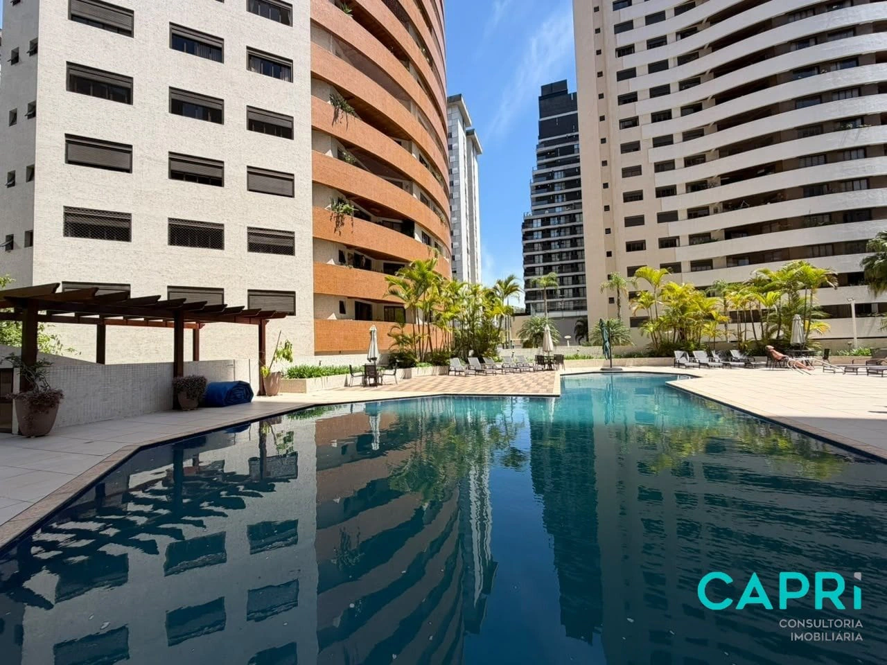 217 m² apartment with a private pool and a washing machine — photo 19