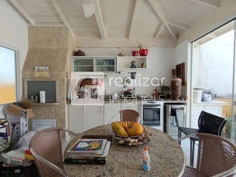 4-bedroom house with a garden — photo 14