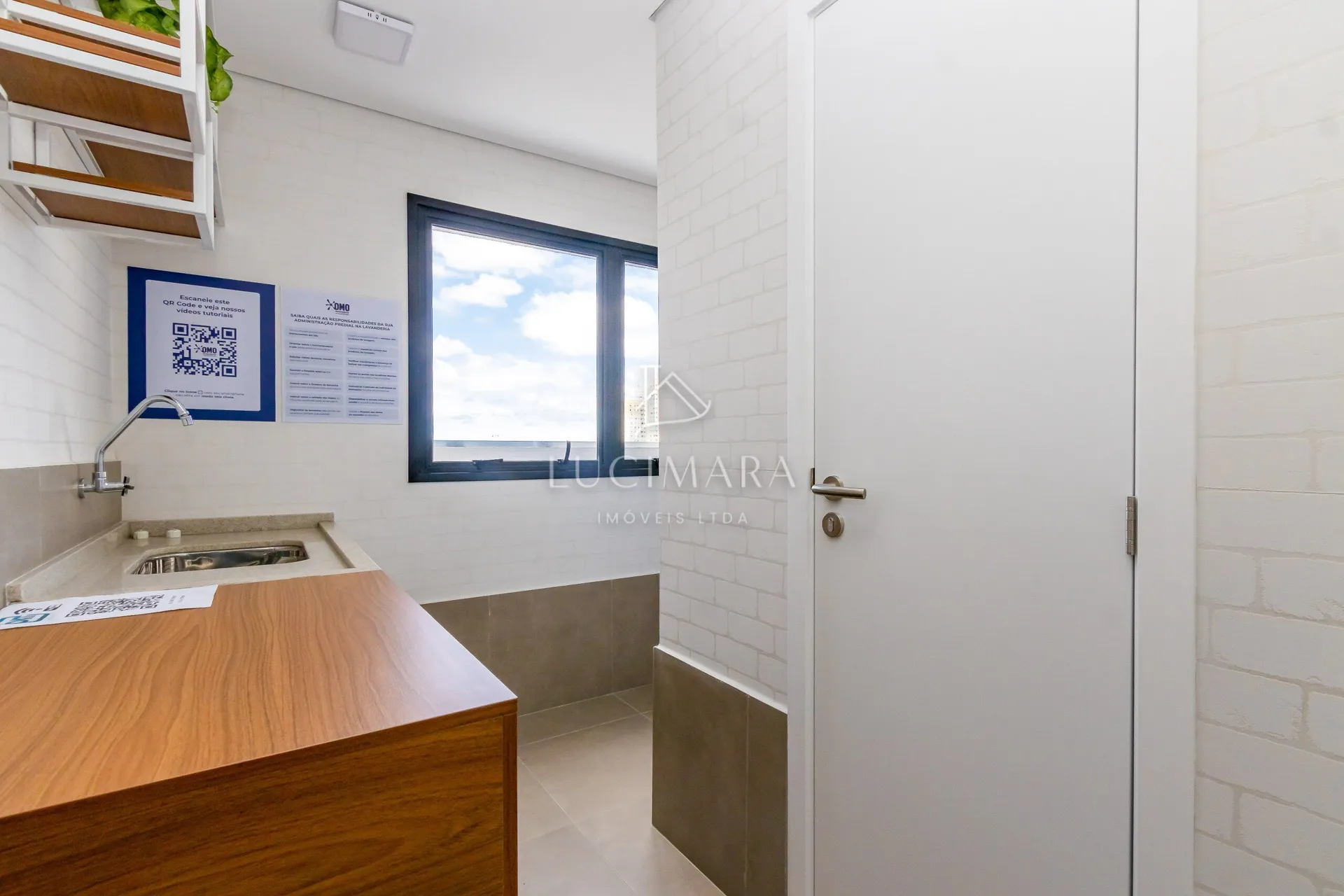 Furnished 1-bedroom apartment with open-plan kitchen — photo 28