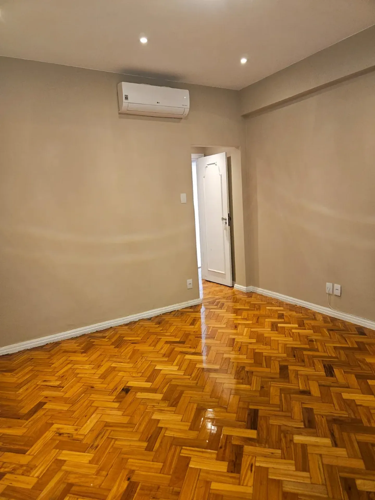 Apartamento, 200 m², com varanda envidraçada — photo 20