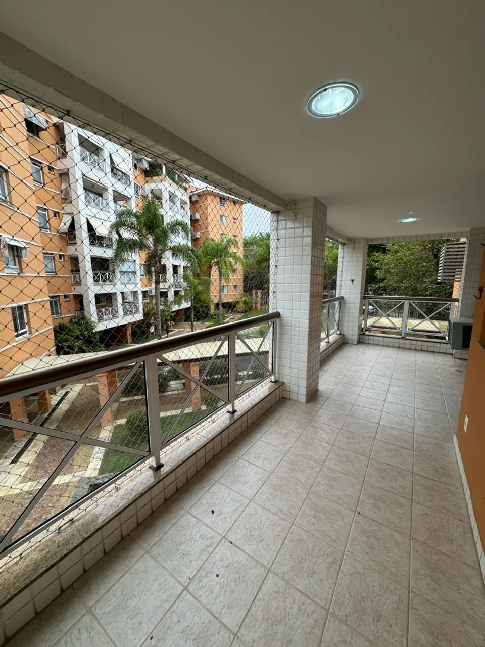 3-bedroom apartment in a building with a gym — photo 12
