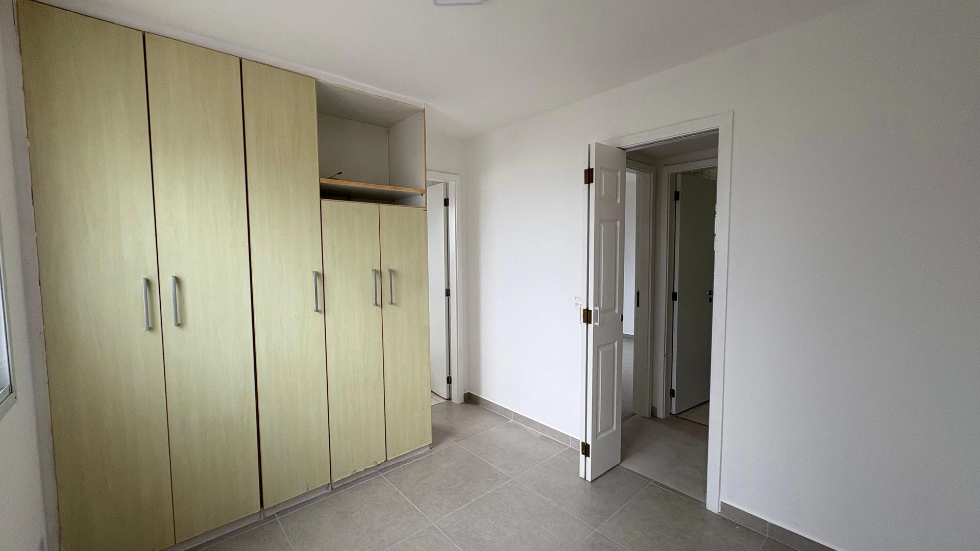 Floor-to-ceiling windows in a 3-bedroom apartment, 105 m² — photo 16