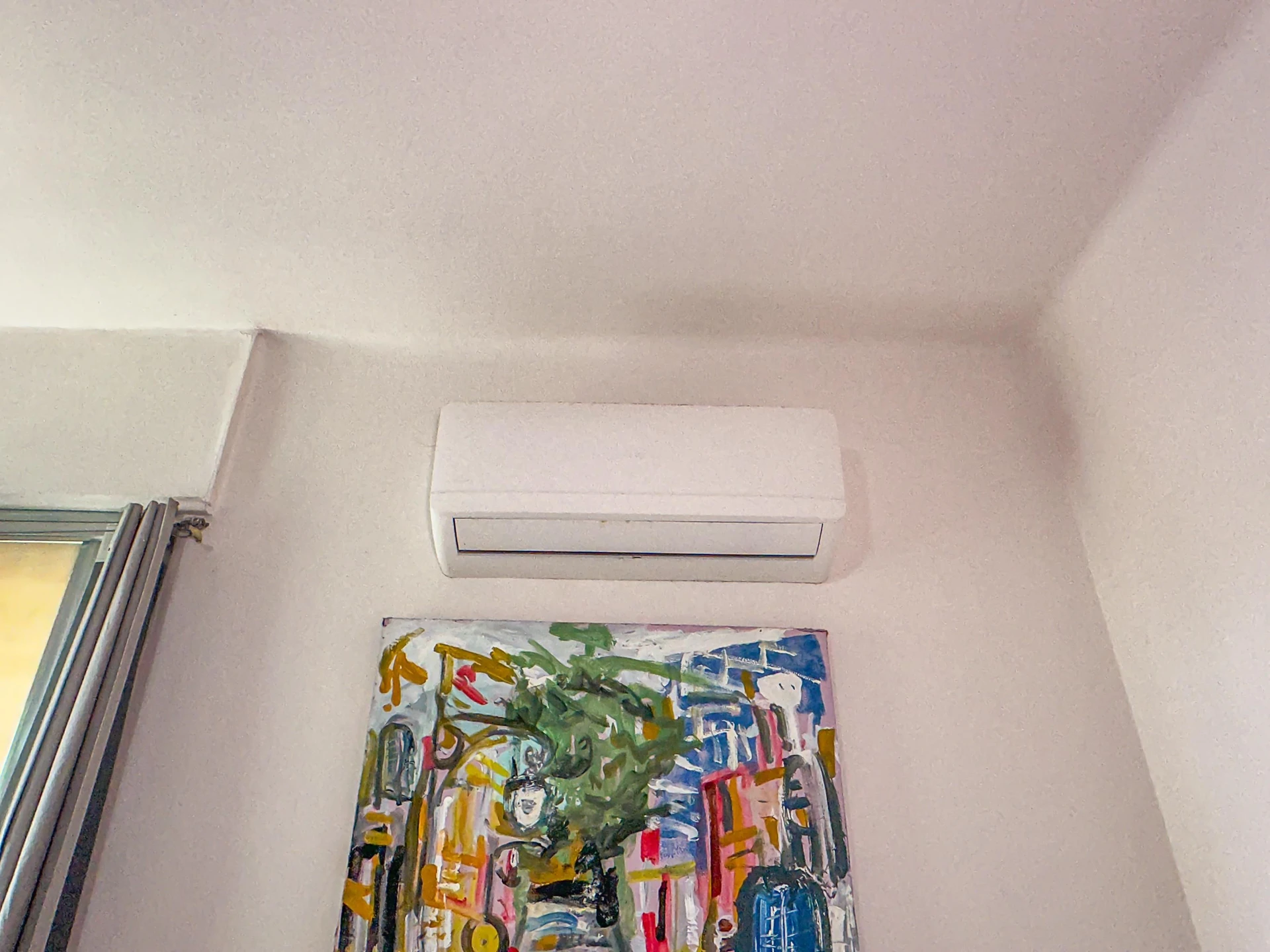Furnished studio, 33 m², with a home office