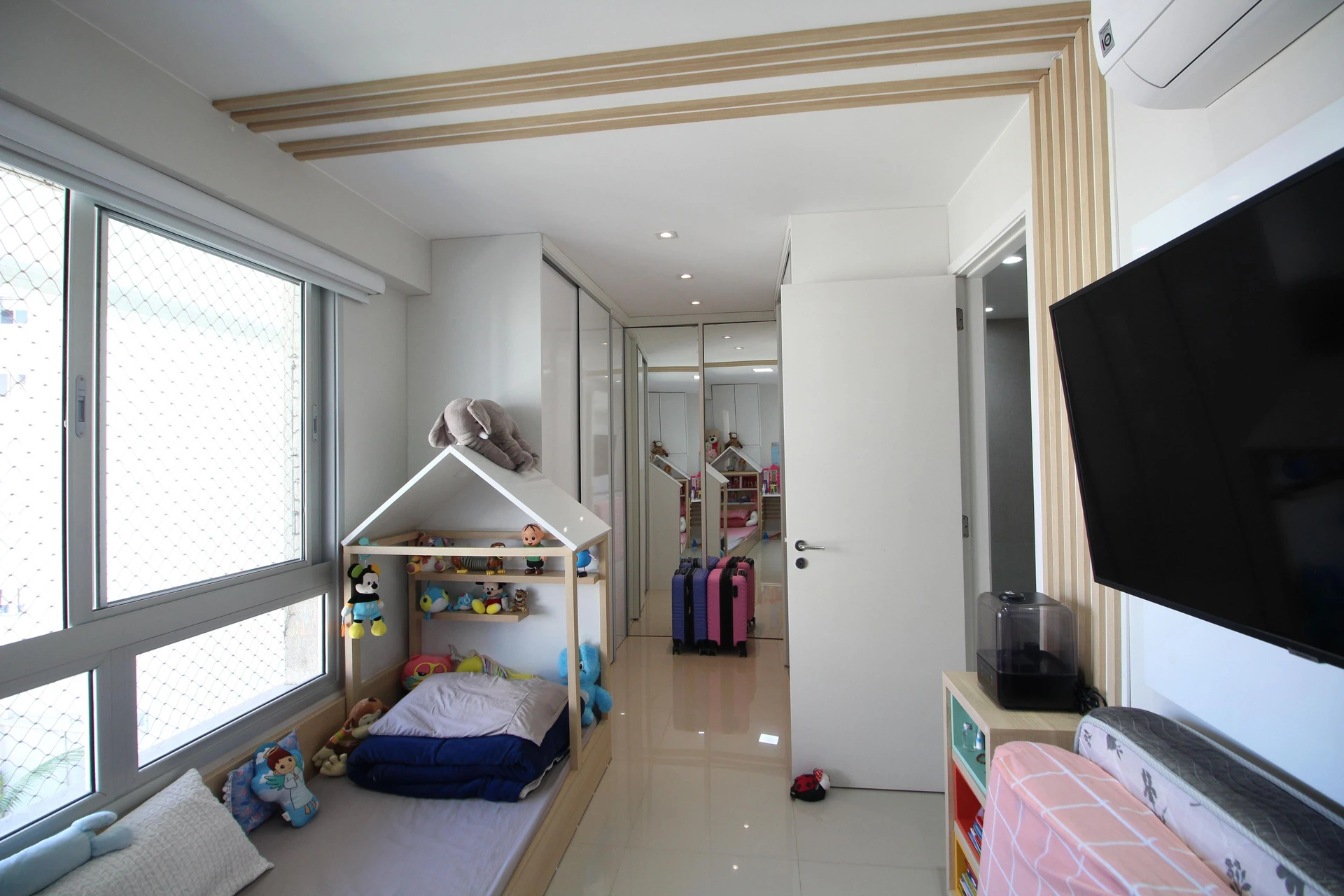 Rental apartment with 4 bedrooms and 4 bathrooms — photo 10