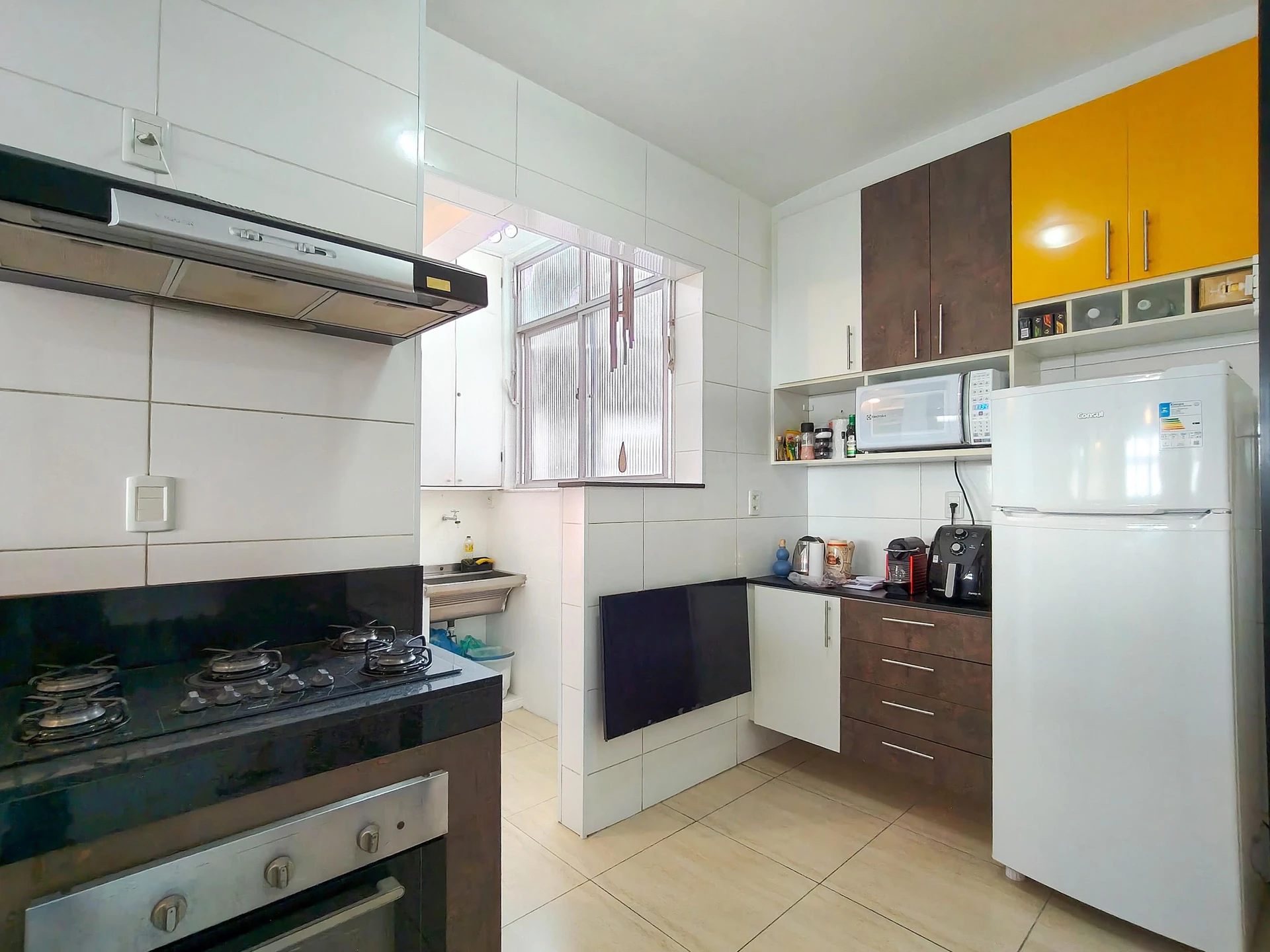 Apartamento mobiliado com cozinha americana e fogão a gás — photo 53