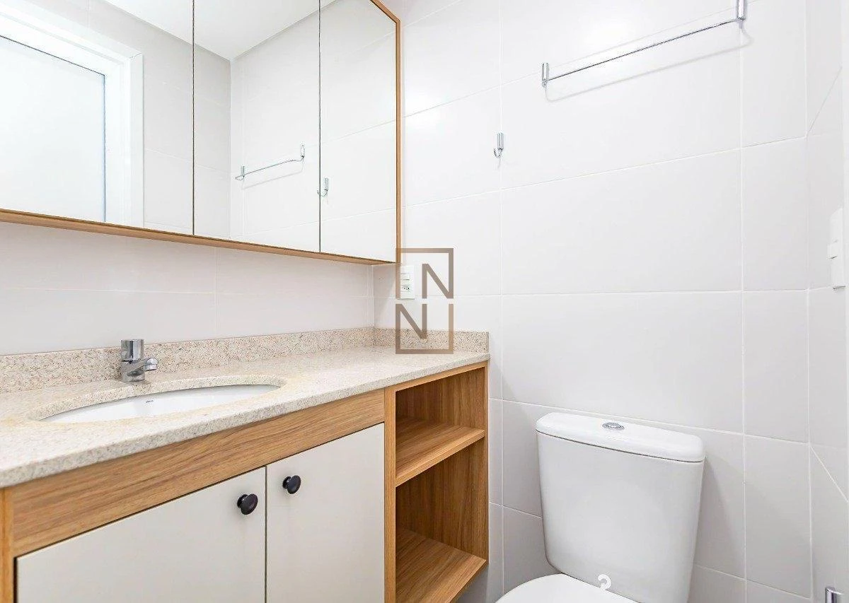 One-bedroom apartment in a building with a coworking space — photo 9