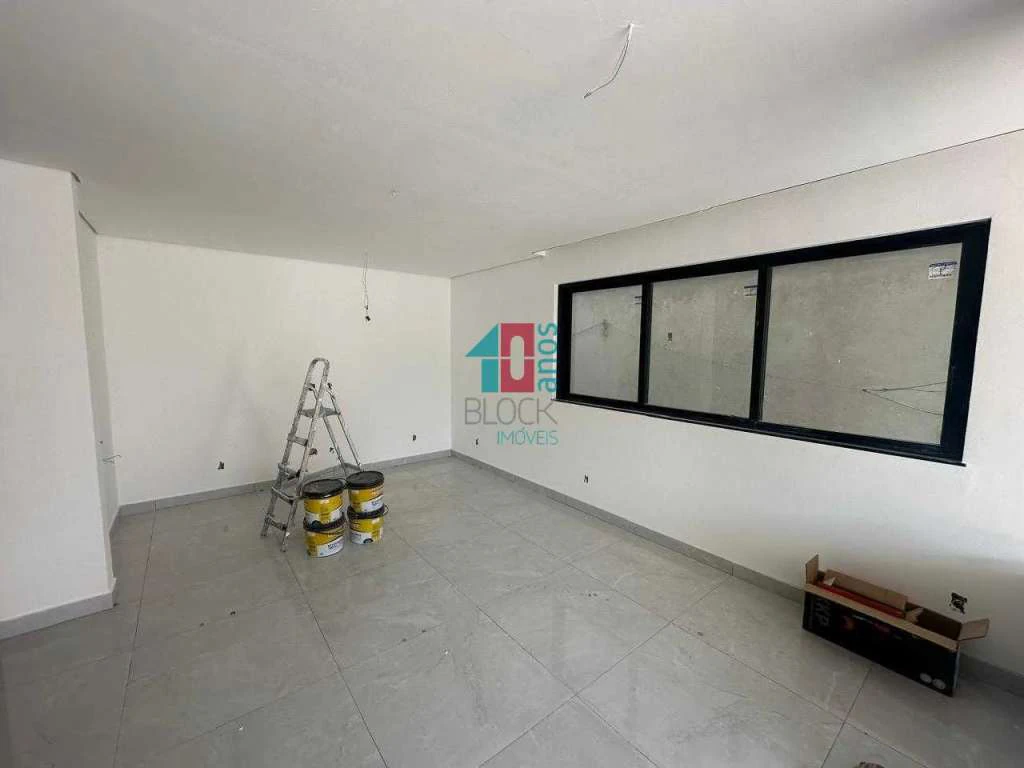 Casa com 5 suítes, 8 banheiros e 3 vagas para reformar — photo 8