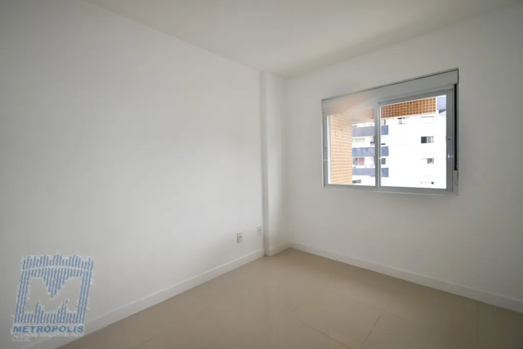 2-bedroom apartment with a mountain view in Florianópolis — photo 14