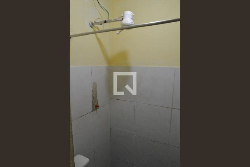 Apartamento de 1 dormitorio con cocina separada y ducha eléctrica — photo 9