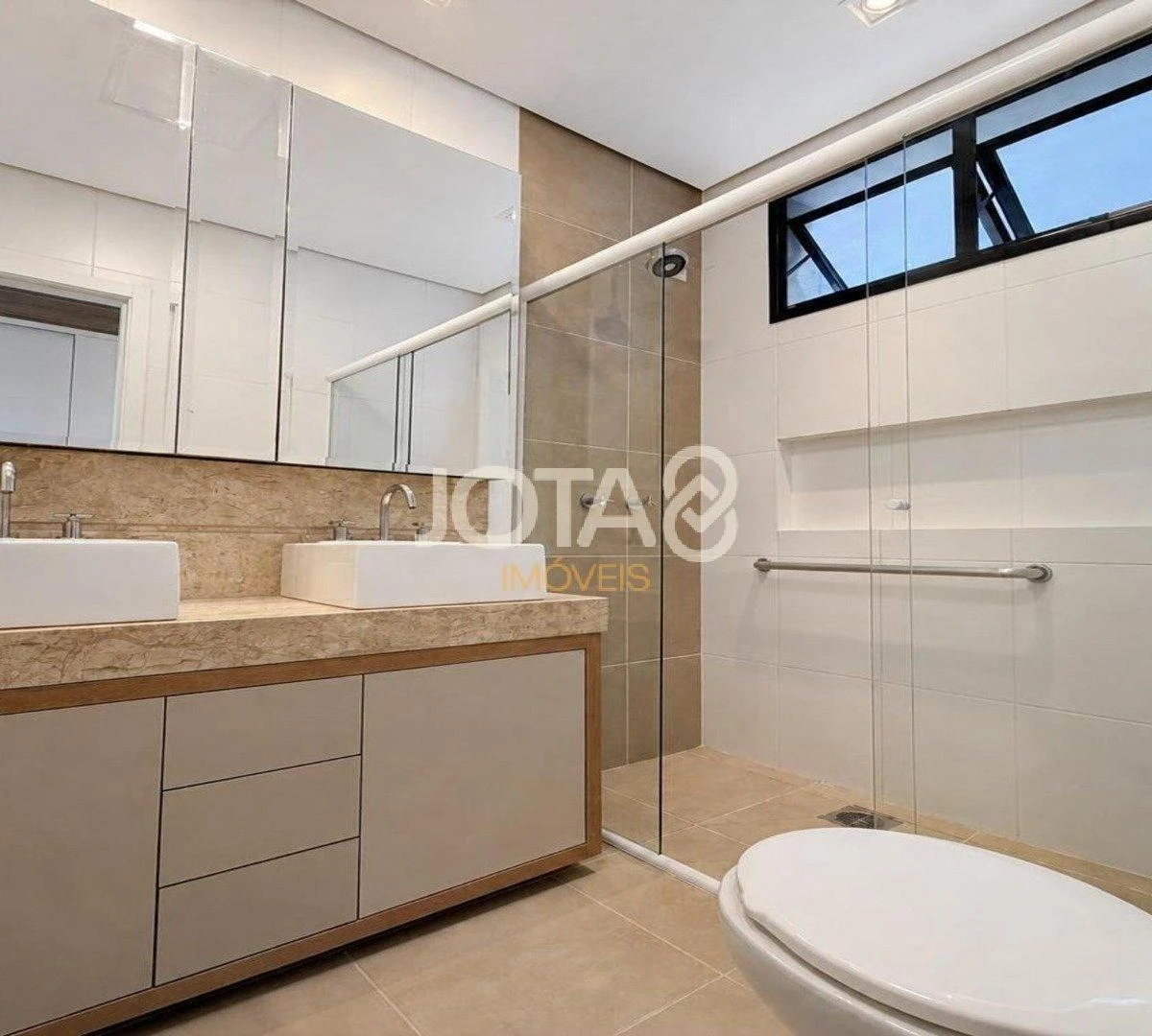 Floor-to-ceiling windows in a 3-bedroom apartment, 150 m² — photo 36