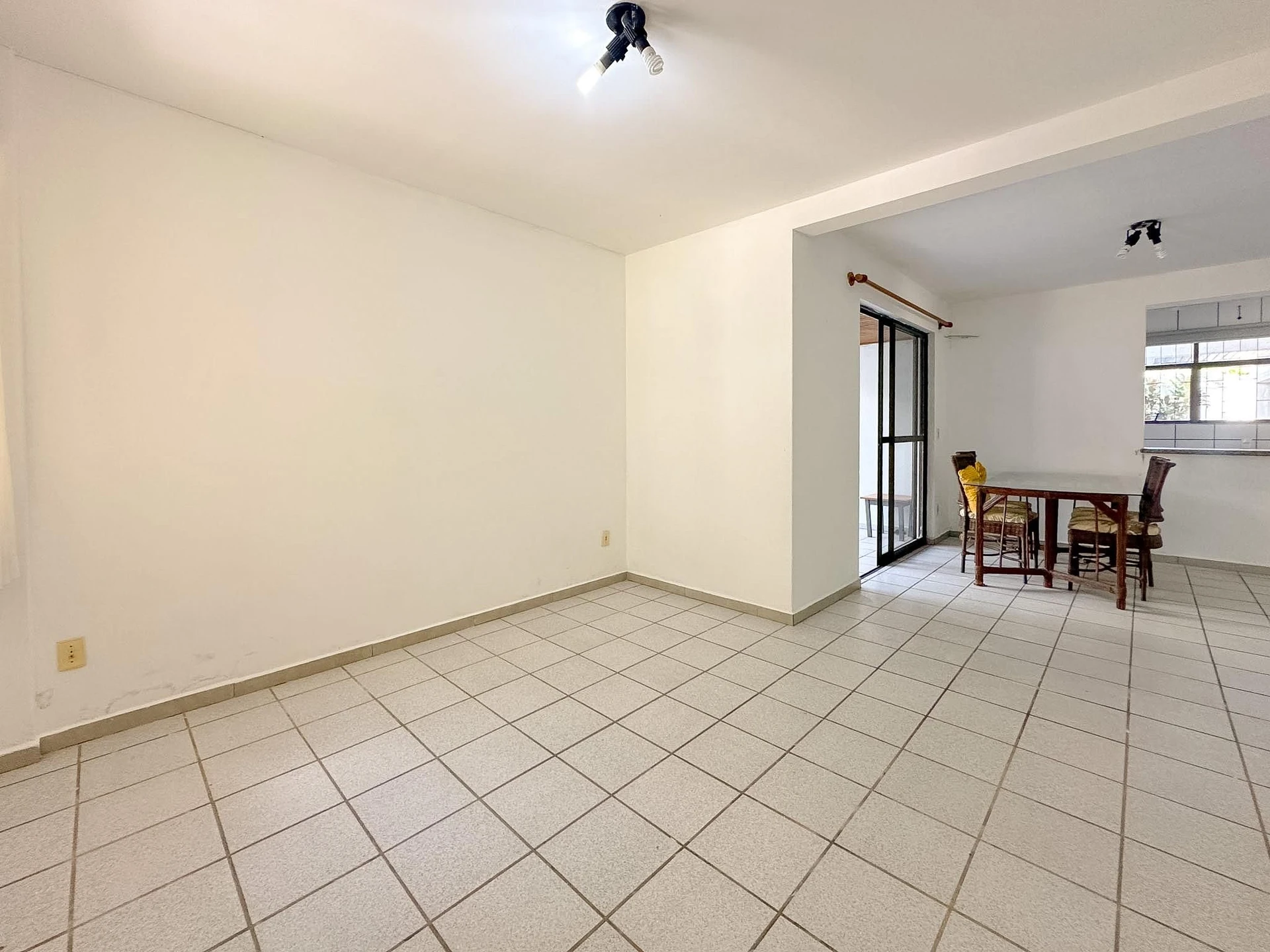 3-bedroom apartment with a grill on the balcony — photo 25