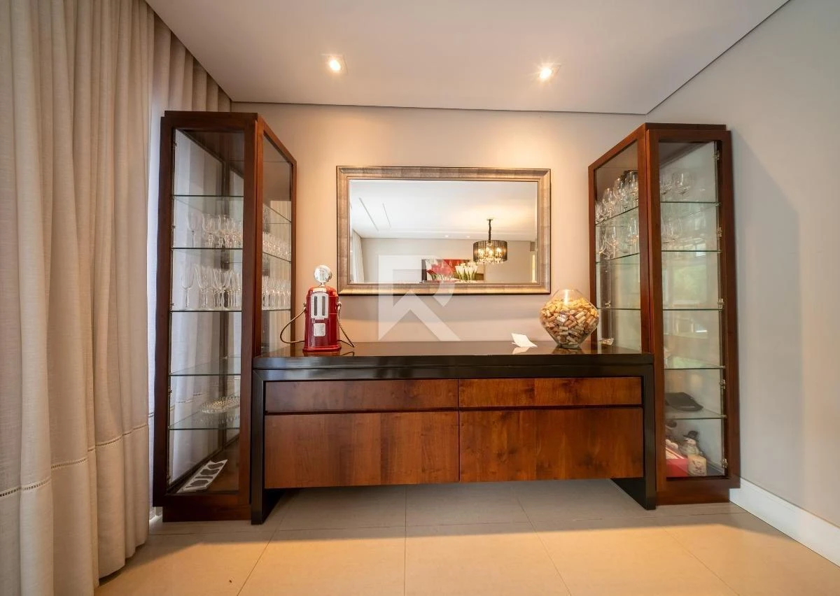 Furnished house, 400 m², with a bathtub — photo 33