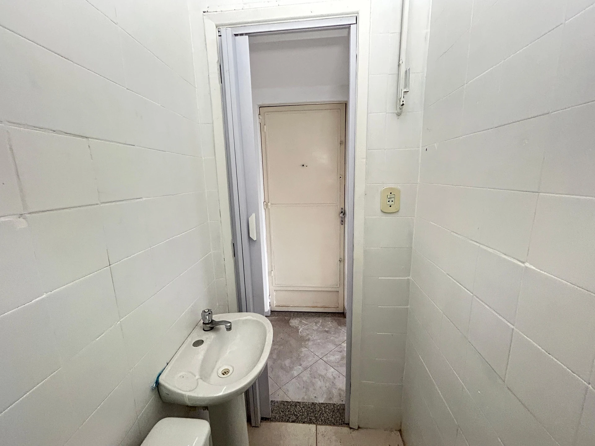 Kitnet para alugar com 1 quarto, 1 banheiro e vaga