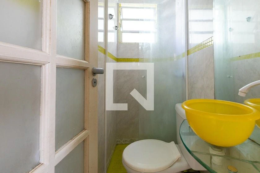 Wood or laminate floors in a 2-bedroom apartment, 60 m² — photo 20