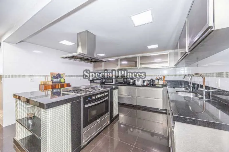 Furnished house with 5 bedrooms and 5 bathrooms plus balcony — photo 2