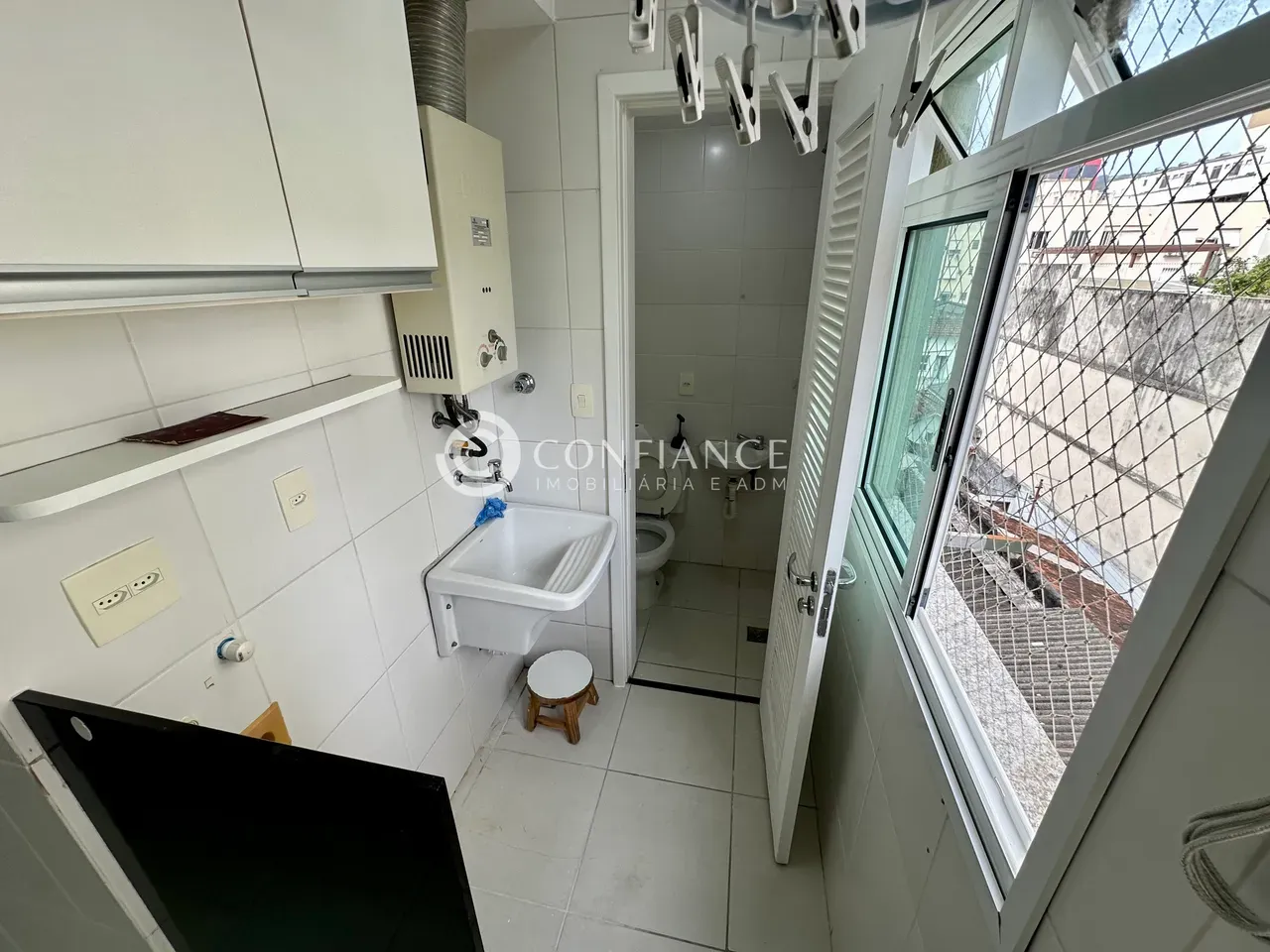 2-bedroom apartment with 2 bathrooms and a balcony — photo 24