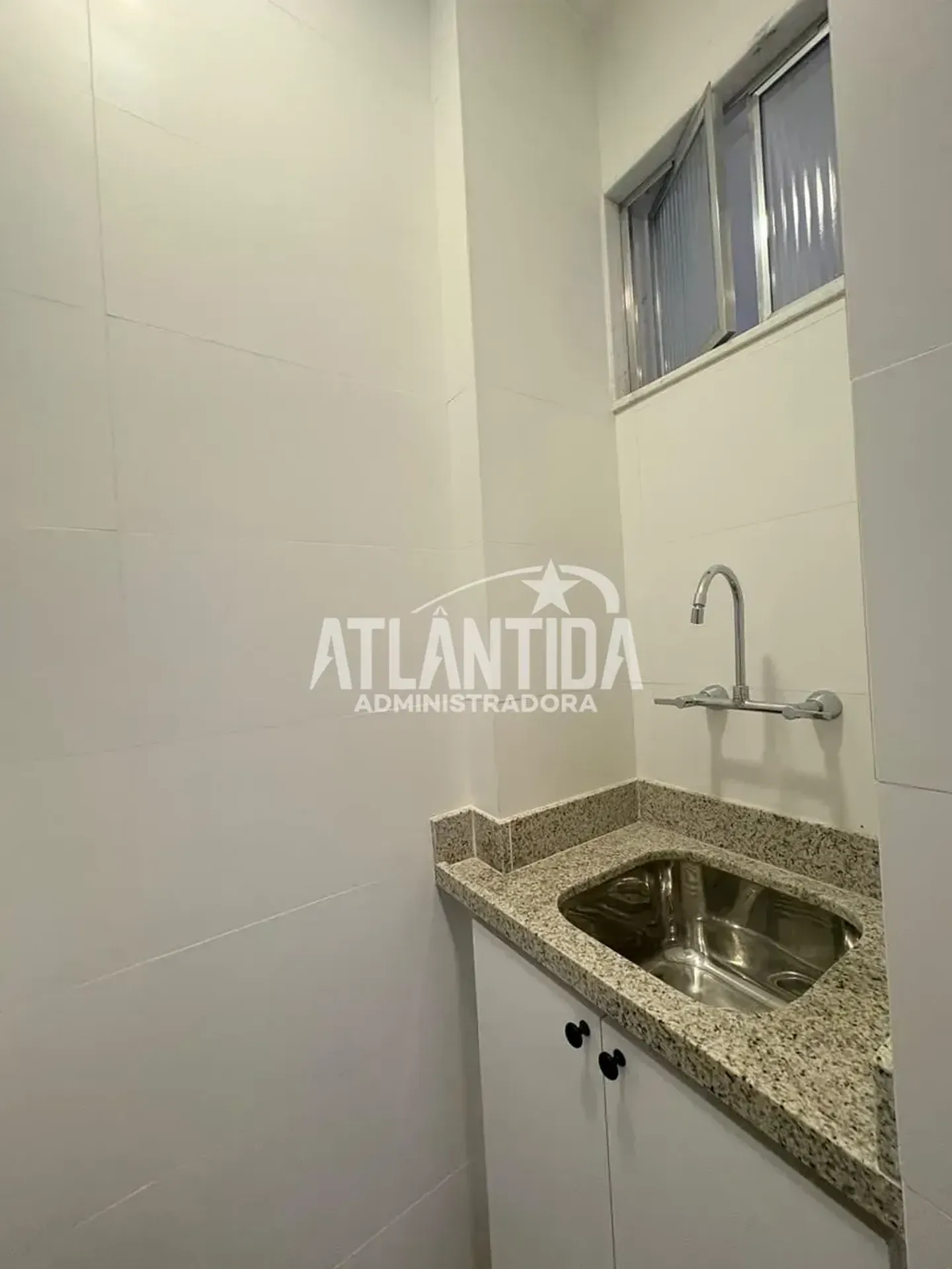Washing machine in a one-bedroom apartment, 40 m² — photo 5