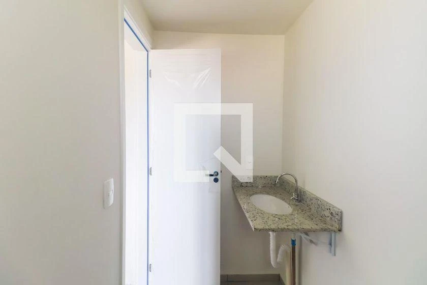 3-bedroom apartment with a grill on the balcony in Curitiba — photo 38