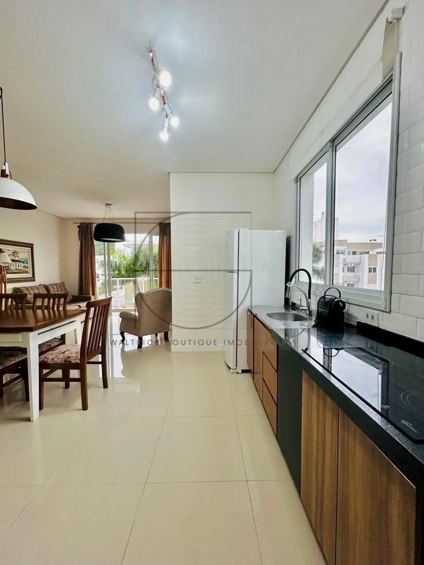 3-bedroom apartment with a mountain view in Florianópolis — photo 16